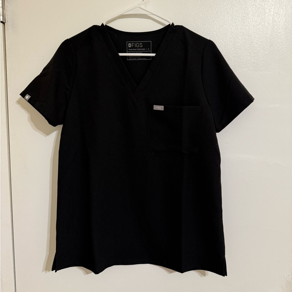 FIGS Catarina One Pocket Scrub Top